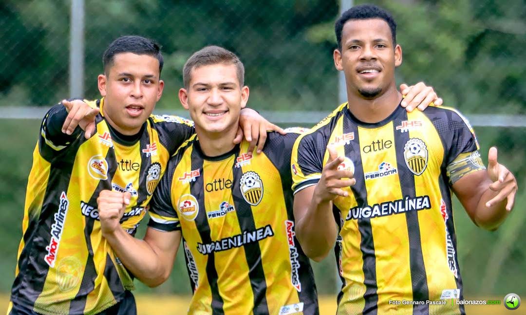 Balonazos's tweet photo. La reserva del Dvo Táchira goleó por 4-1 al CD Hermanos Colmenárez en juego de la fecha 3.
#LigaFutVeReservas
#DvoTáchira
#CDHColmenarez
🔗 https://t.co/M3DOkDj8MH https://t.co/TM8L2t3j57