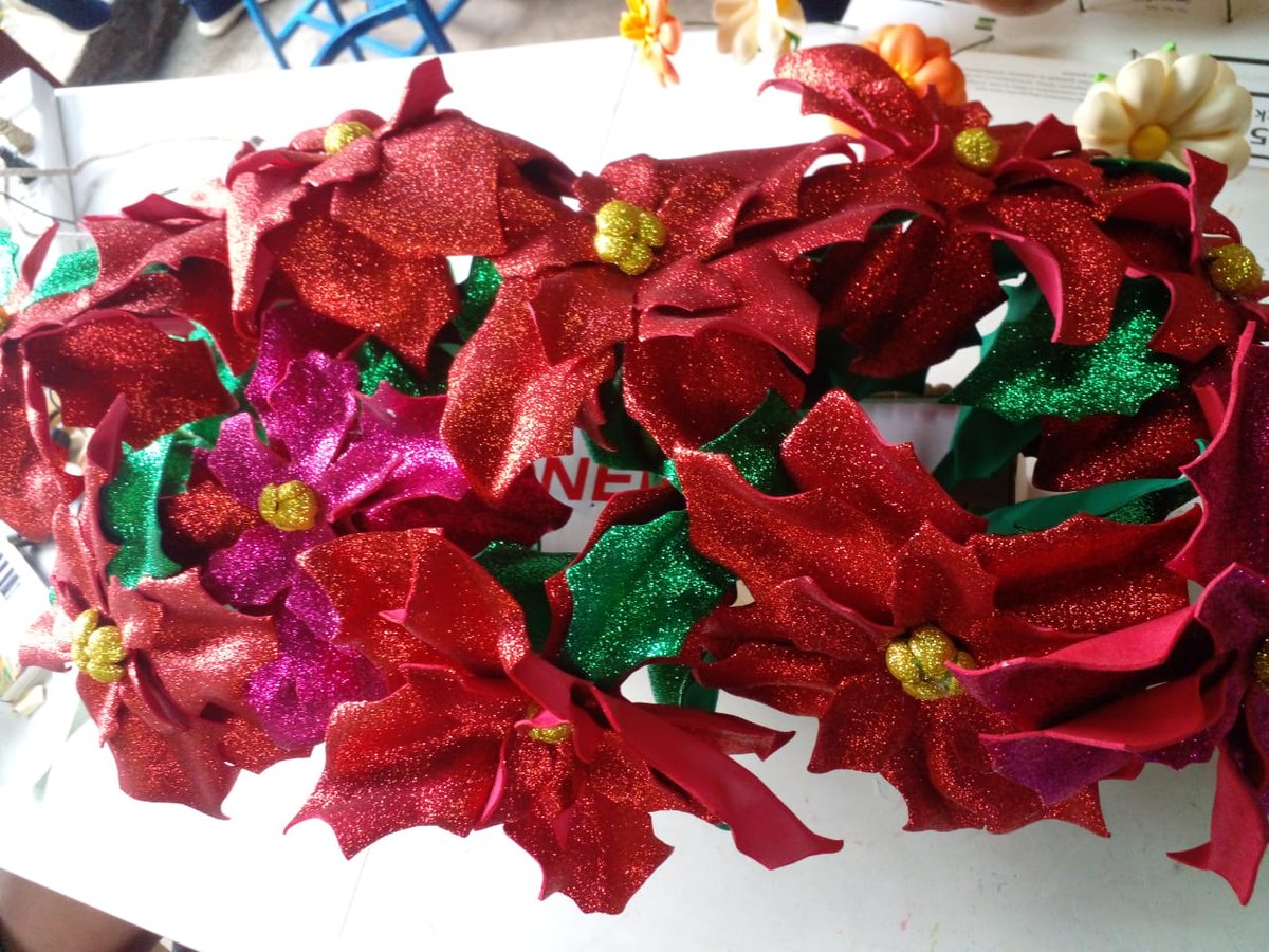 MifamManagua's tweet photo. #Managua │#Tipitapa
✅ Continuamos seguimiento a curso prelaboral de Arreglos Florales en Fomy, donde las protagonistas exteriorizan sus habilidades y destrezas con los distintos ramos florales elaborado con empeño de aprender Y emprender, en barrio Yuri Ordóñez.
#AmorALaFamilia https://t.co/YOJaJsUl3O