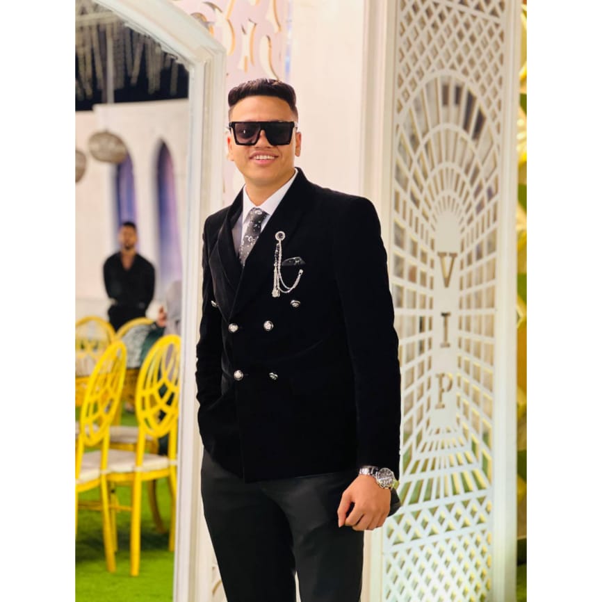 AbdelramanAshr9's tweet photo. الصوره غير مسؤله عن فقدان اي متعلقات زي قلبك مثلا 🖤🤴🏻✨ https://t.co/6rPVtgSEKN