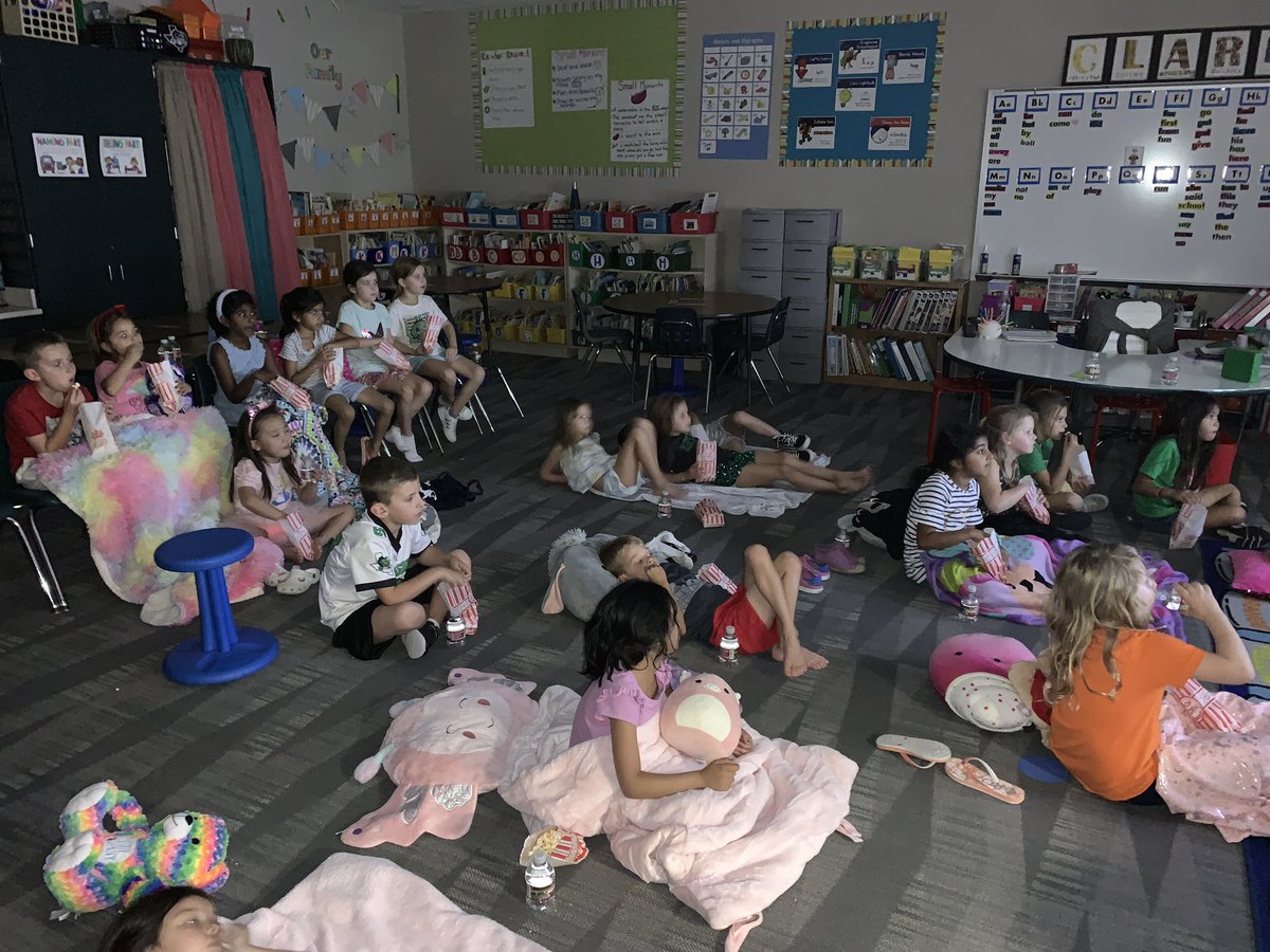 HaydenRESfirst's tweet photo. RES 1st grade experience! Movie night 🍿! @rockenbaughES @RockenPTO @Carrollisd https://t.co/JXoNnKejwh