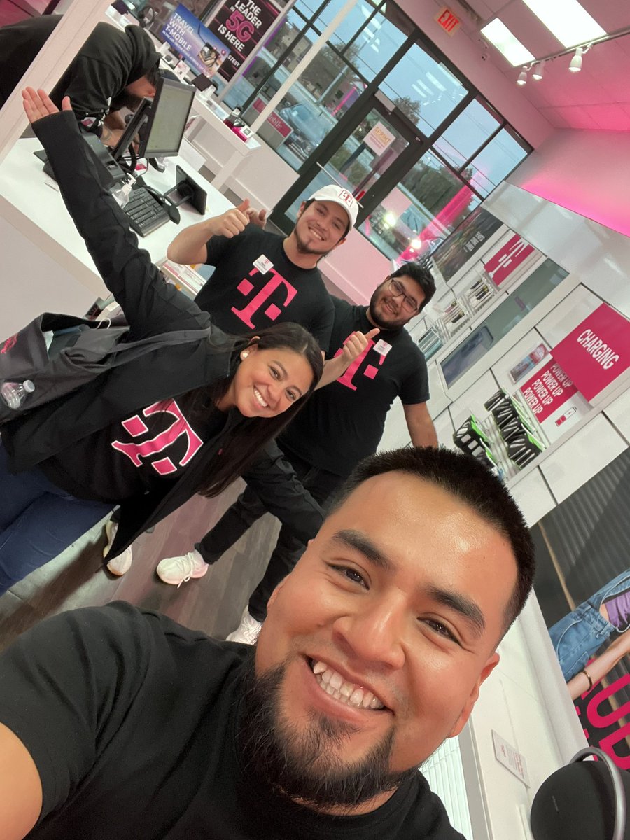 Cesar Reyes (@cesarreyes17) on Twitter photo Thank you Alan for hosting me and <a href="/AngelGomez143/">Angel Gomez</a> today. It is very clear that you run a tight ship and #InvestInYourPeople. No wonder you deliver nothing but great results month over month. Looking forward to your contribution in Q4!! #WisconsinWest <a href="/SmartChoiceMo1/">Smart Choice Mobile</a> <a href="/domjrcoleman/">Dom Coleman</a> Thank you Alan for hosting me and <a href="/AngelGomez143/">Angel Gomez</a> today. It is very clear that you run a tight ship and #InvestInYourPeople. No wonder you deliver nothing but great results month over month. Looking forward to your contribution in Q4!! #WisconsinWest <a href="/SmartChoiceMo1/">Smart Choice Mobile</a> <a href="/domjrcoleman/">Dom Coleman</a>