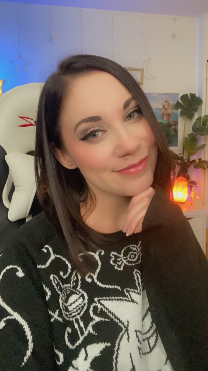 hiddenrainbows's tweet photo. Back from my trip and I’ve missed you guys!!!! Let’s catch up 💜

🔴 Live now https://t.co/IshXBWKr2A