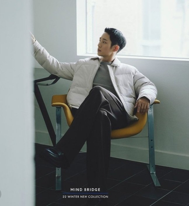 haesoorecords's tweet photo. ๐ธ @.mindbridge_kr instagram update with Jung Hae In
โWINTER STORY 2022 : THINGS THAT LEAD TO CREATIVE EVERY DAYโ
#CreativeNomad #LimitlessChallenge #MindBridge
#JungHaeln #์ ํด์ธ @ActorHaein https://t.co/5JqDJQhddX