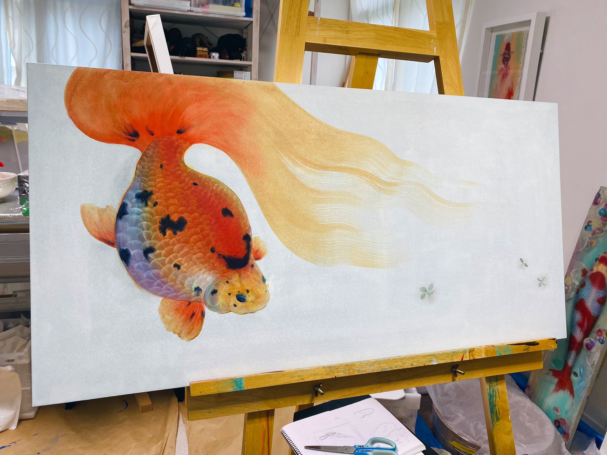 深堀隆介　金魚　足袋 特別展 深堀隆介展「金魚鉢、地球鉢」を開催｜神戸ファッション