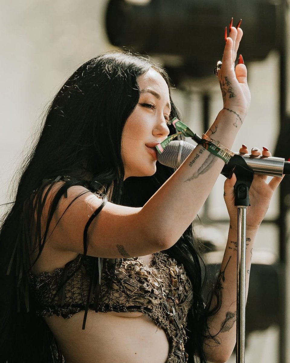 maya (@youngernowfiles) on Twitter photo 