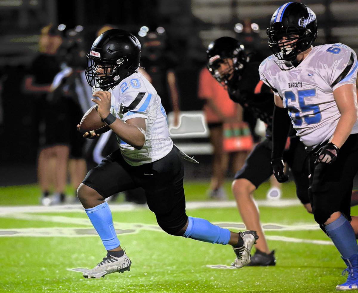ElijahWatson34's tweet photo. Some pics of the game #football #hagertyfootball https://t.co/N3HAEbf0MN