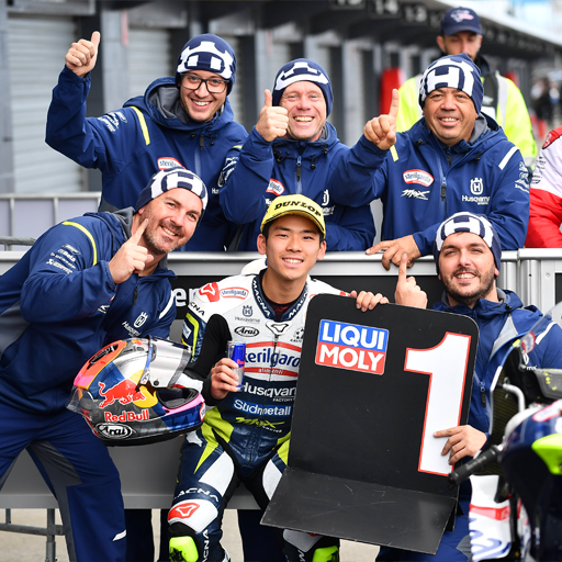 Max_Racing_Team's tweet photo. Pole Position 🅿️1️⃣ and New All Time Lap Record ✌ for our Crazy Boy 😎🤞
.
#HusqvarnaMotorcycles #FR250GP #Sterilgarda #Moto3 #MotoGP #AS71 #AyumuSasaki #JohnMcPhee #MaxBiaggi #MaxRacingTeam #AustralianGP https://t.co/MTF79iI5L1