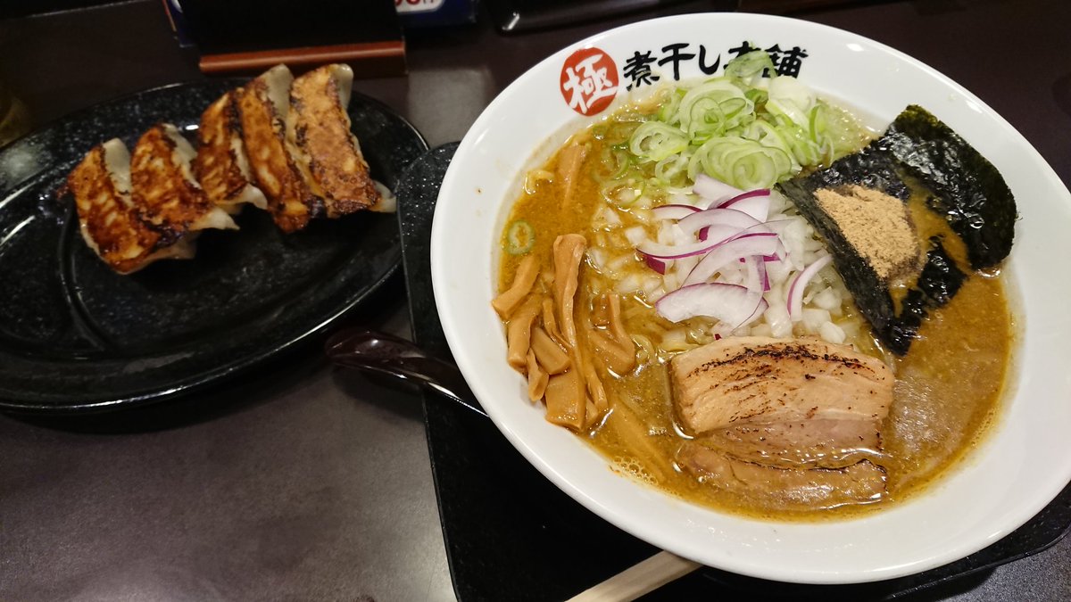 サバカレー煮干しらーめん！