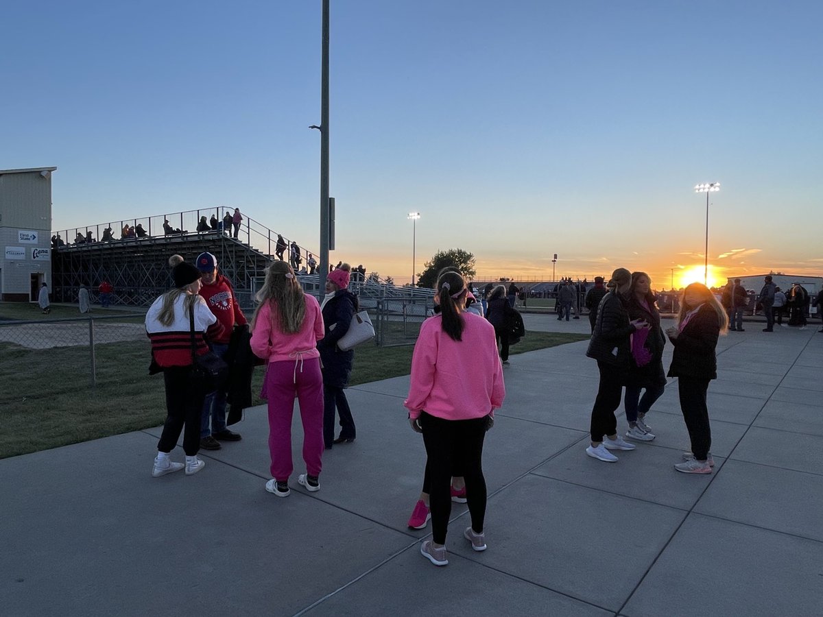 JEHansmeyer's tweet photo. #PinkOut2022 ⁦@NHS_Titans⁩ was filled w/ lights, luminaries &amp; ⁦@CouncilNorris⁩ members sharing &amp; selling PINK everything! A fun &amp; meaningful night for all! https://t.co/sfSZ3F507s