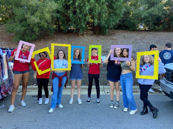 NAHS4AFHS's tweet photo. It was great seeing you all come out for the homecoming parade!!! #nahs #nahs4afhs #patriartist #hoco #homecomingparade #Homecoming https://t.co/c0mrMdhQPM