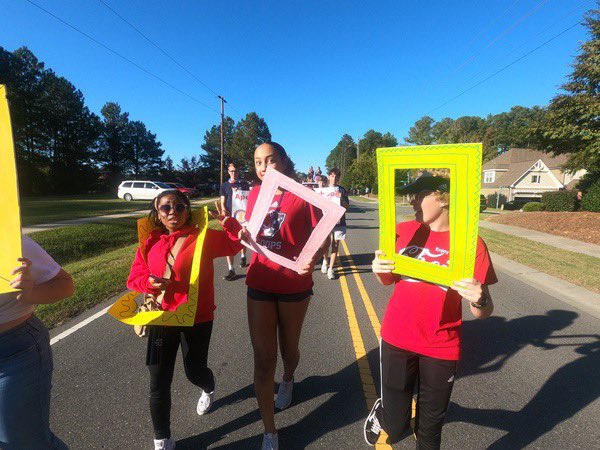 NAHS4AFHS's tweet photo. It was great seeing you all come out for the homecoming parade!!! #nahs #nahs4afhs #patriartist #hoco #homecomingparade #Homecoming https://t.co/c0mrMdhQPM