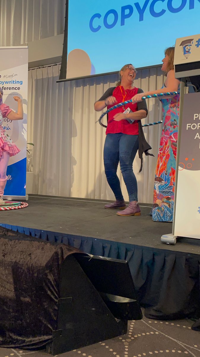 jodadi_o's tweet image. What you don’t expect to see at a copywriting conference…hula hooping 

#CopyCon2022
