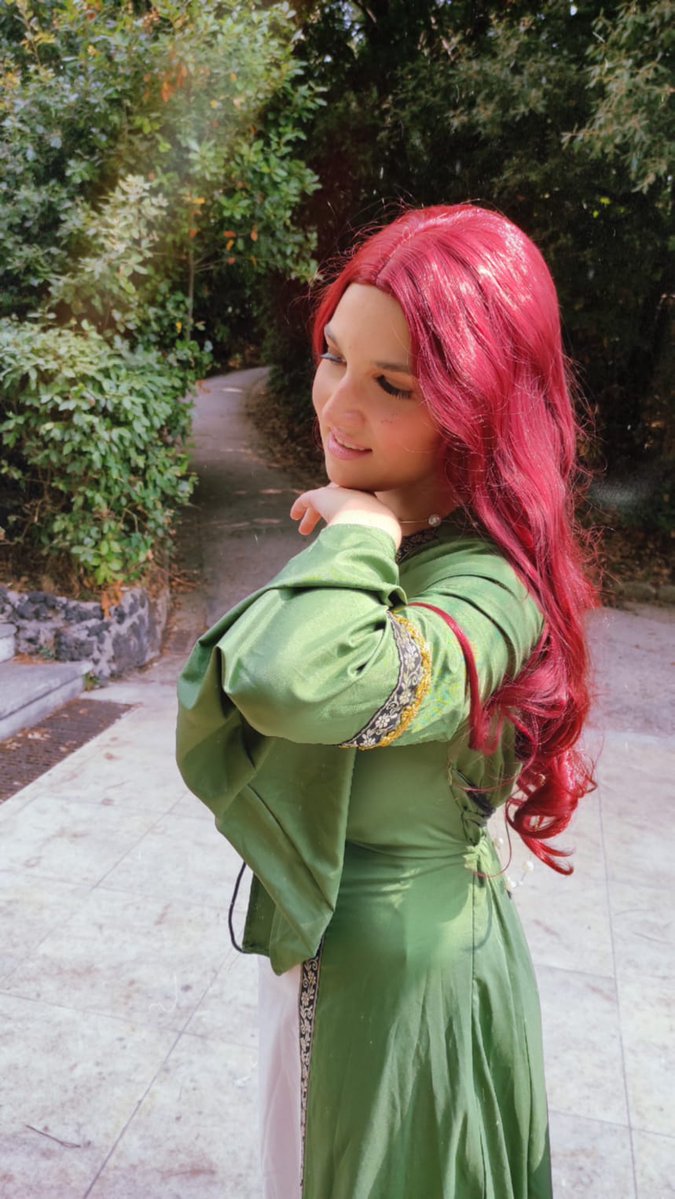 I’ve never thought I could see Maxi in this world😳🙊 She’s just as gorgeous 🥰

Special thanks to: <a href="/daaarchicosplay/">daaarchi💕</a> <a href="/phinaphin/">APHIN</a> @HimeGabry

We’d love to see other characters from Manta 😉 Don’t forget to tag us and use #mantacomics!

#undertheoaktree #maxi #cosplay