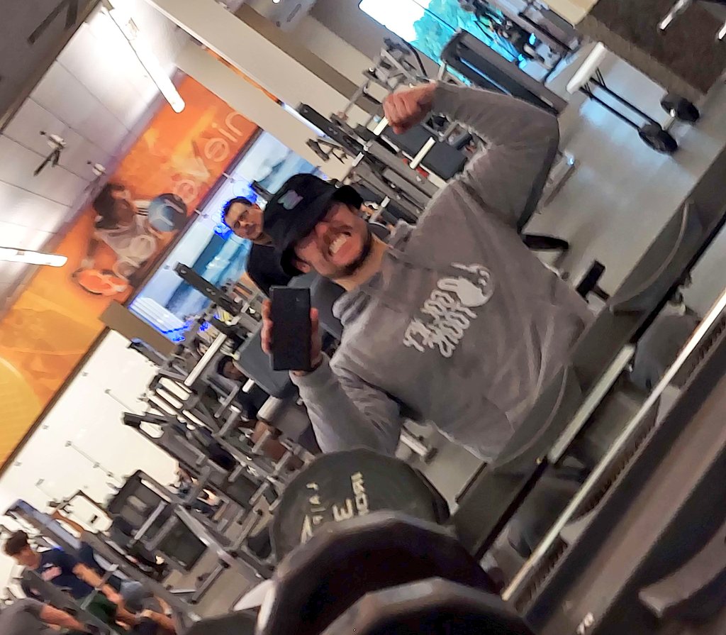 StCasanova's tweet photo. I'm almost always repping #NFTmerch at #DeGym i got the #Solana bucket hat. The @GooneyToonsNFT comfy ass hoodie on to make me look BIG AF! Work harder, y'all!! Grrrrrrr! https://t.co/X086lGtEy4