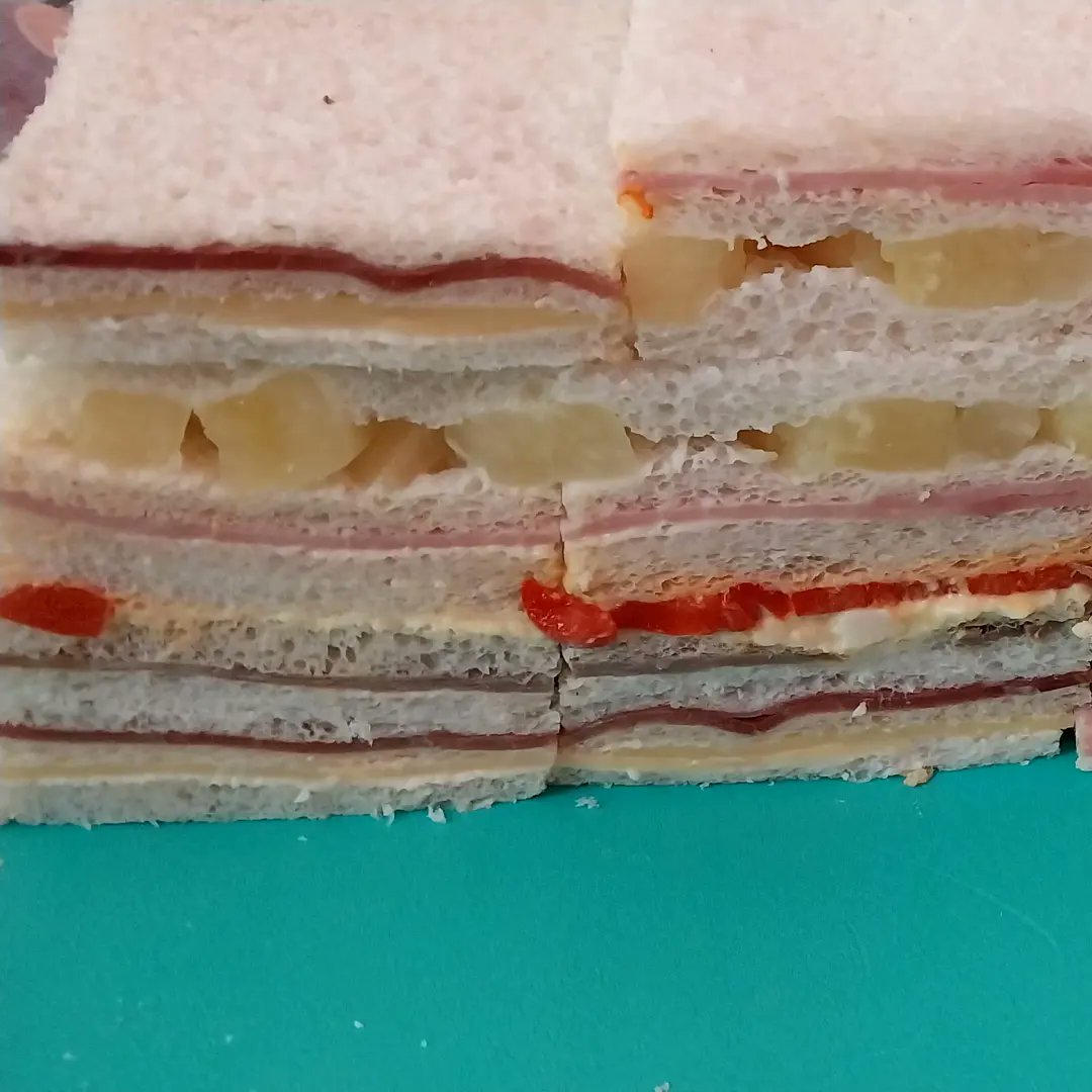 #nochedecumpleaños 🎉🎈🎊 #cumpleaños #sandwichs #SUSHI #triplesdemiga #sandwichsdemiga  #gourmet👌 #food #foodie #dinner #dinnertime #foodporn #foodlike #foodphoto #foodphotography #cambakitchen #foodandcook #foodstagram #foodlover #foodpornshare #foodshare #instafood