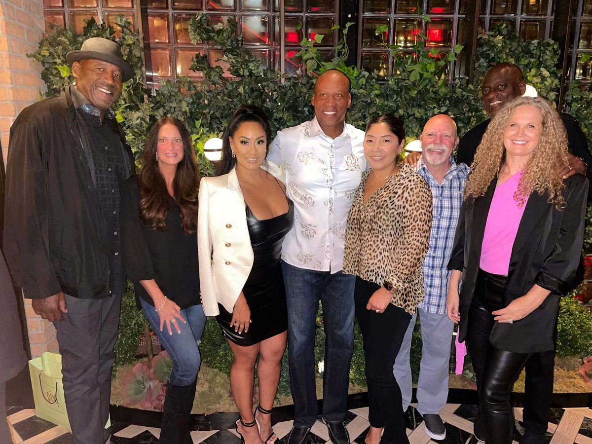 Great night with great friends… #showtimefamily #lakers