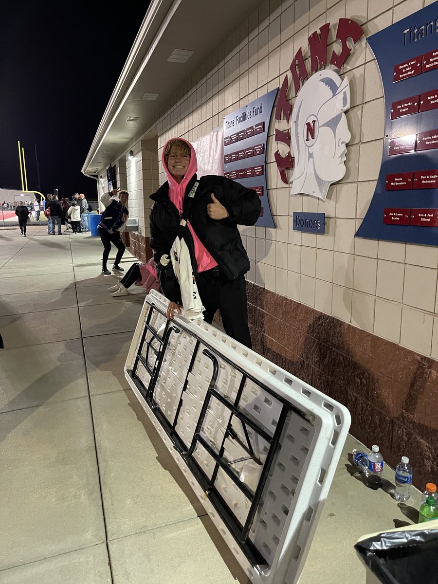 JEHansmeyer's tweet photo. #Pinkout2022 was a success thx to @CouncilNorris leaders like these great ones! And our own Reed Mueller was the force behind this awesome event! These @NHS_Titans council members are workers til the end! They’re going places! https://t.co/G5yNe2yhC4