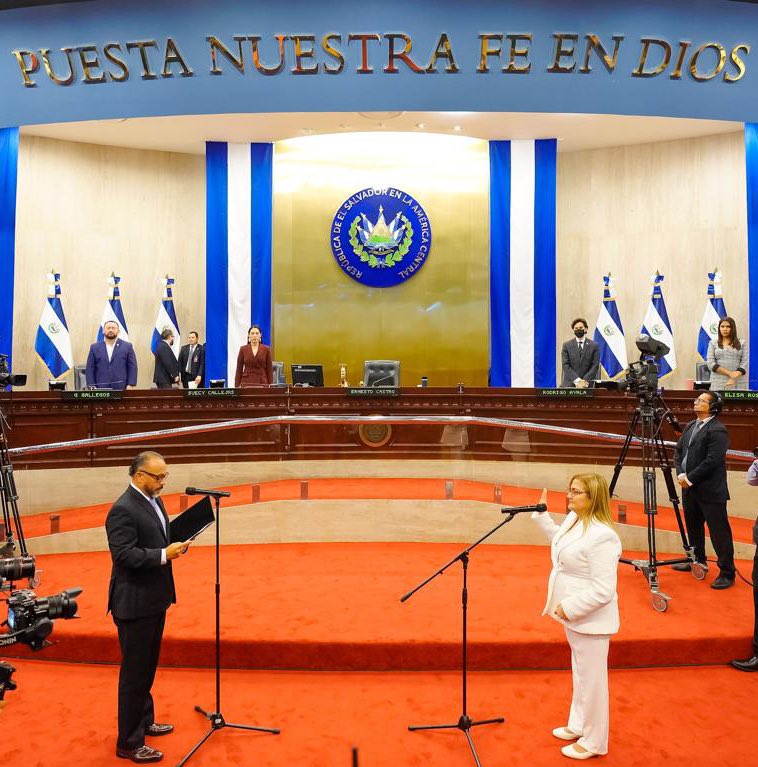 OscarMachon's tweet photo. #DerechosHumamos
#Ombudsman #DDHH #ProcuradoraDerechosHumanos #Asamblea #Reprisse #SegundaVuelta #LisMismisDiSiimpri 🇸🇻 https://t.co/1GaU7MPHls