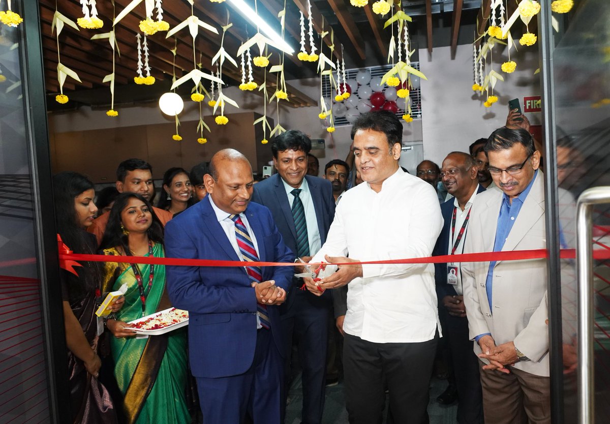 drashwathcn's tweet photo. Enhancing software and tech prowess of Namma Karnataka!

Took part in the inauguration of the new @PiSquareTechno1 office in Bengaluru. 

Pi-square Technologies LLC is a state-of-the-art Automotive Embedded Software Engineering and Consulting has expertise of over 25yrs. https://t.co/NyirLP4LXg