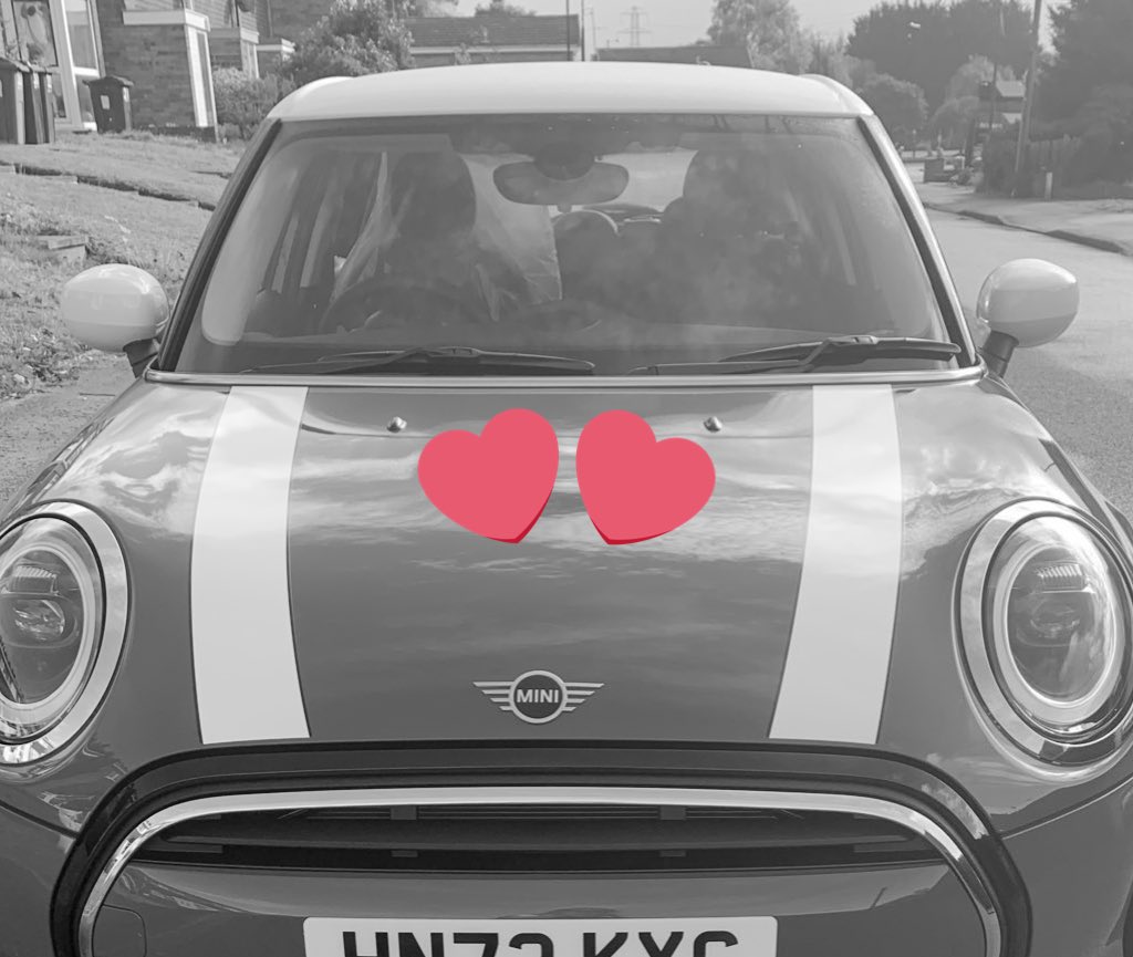DigitalMBrain's tweet photo. #minicooper #SaturdayMotivation #ohman https://t.co/i3sKDRNsRU