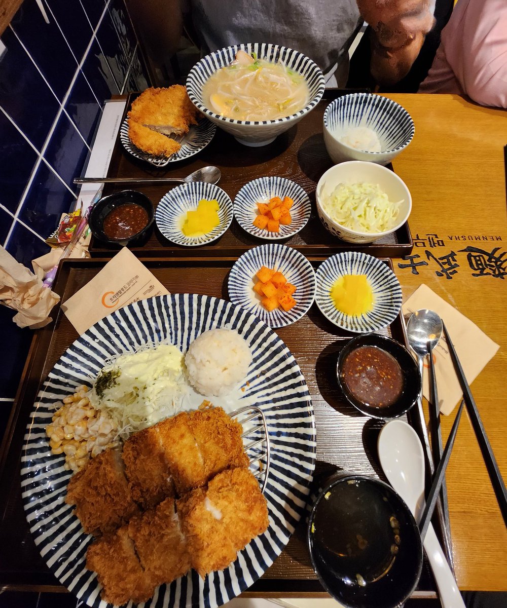 Tipsvision's tweet photo. 처음와보는데 맛있었습니다:)
#멘무샤#강서구 맛집#치즈돈까스#추천맛집 https://t.co/m8ZU3YTXmi