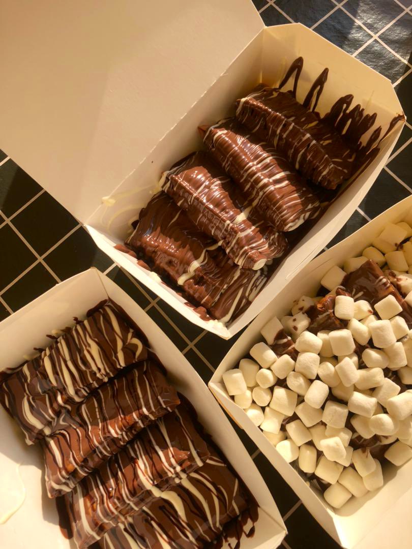 SenawangTV's tweet photo. POPISH MELELEH DI SENAWANG ❤️

Ada rupanya popish yang leleh-leleh macam ni dekat Senawang. Dah banyak topping tak kedekut confirm puas makan.

🍌Dip Biscoff
🍫Dip N Dip
🍌Dip Oreo
🍫Choc Cip

📍Popish Pisang &amp; Waffle, Bandar Prima (depan Jakel Senawang)
📞https://t.co/en32eBOoO6 https://t.co/rFHq6ghnAN