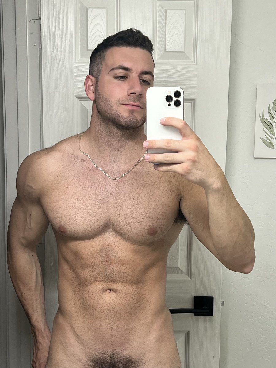 lockishard's tweet photo. Just got back from doing cardio can’t wait to get up early and gym💪🏼 https://t.co/MTB2hs3Xzw