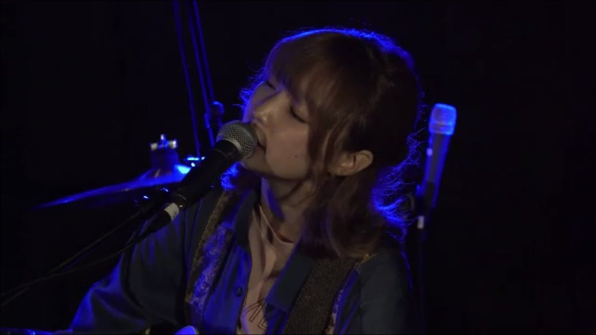 YsQtp's tweet photo. 札幌にあるライブハウス
Union Fieldの🎪アーカイブ視聴中🎧
Day2の
MIllu(朝妻美晴)さん👩🦰
繊細な歌声に切ない楽曲♪
そして
田中K助さんのセンスが光るピアノ
素晴らしい👏✨
改めて……去年会場で買った
アルバム聴いてます🎵
#HOME9
#朝妻美晴さん
#田中K助さん https://t.co/wZrSc0snFD