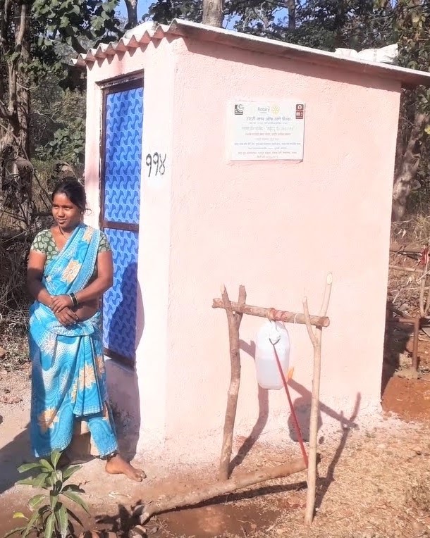 bhideatul's tweet photo. Tippy-Tap, easy, economic and fun way of #handwashing at Aghai village as part of our #RightToGo Rural Sanitation project! #globalhandwashday @handwashingday @SwachhMaha @Rotary @NewsRotary @RCThaneHills @HandwashingSoap @HUL_News @UNICEFIndia #15Oct https://t.co/3mGBKETVN1