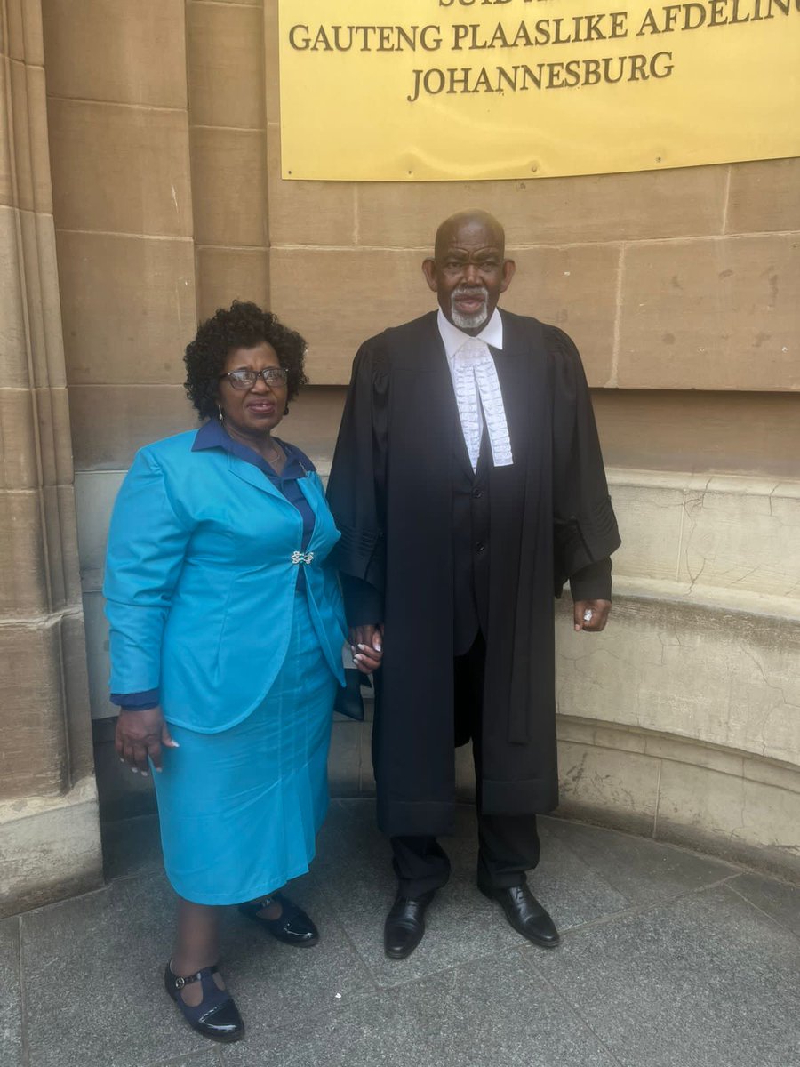 molemoz's tweet photo. You are now col adv Dhlamini , congratulations been admitted.  Your childhood dream has come true . Thank you for helping a lot of ppl in your life. https://t.co/PFhmptiPJU