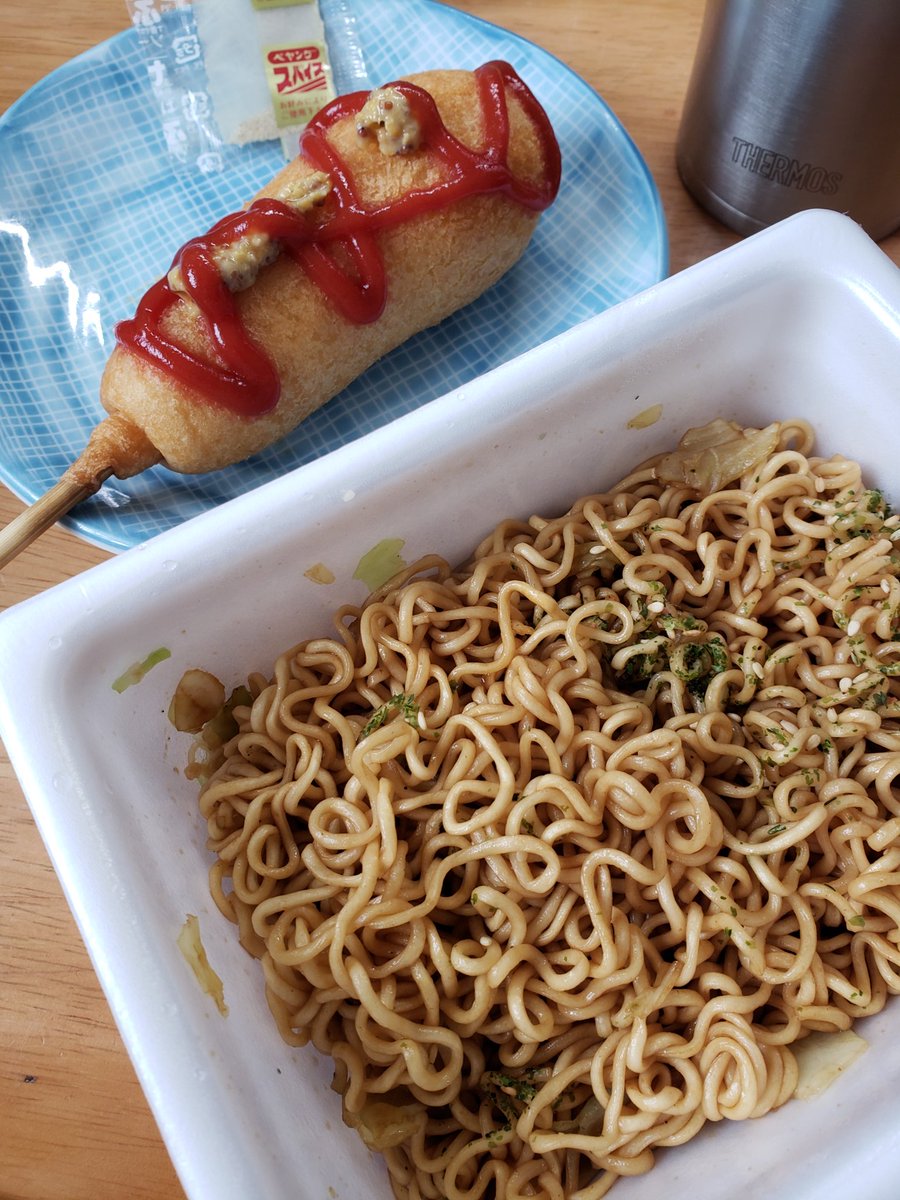 夏祭り屋台飯みたいになってる