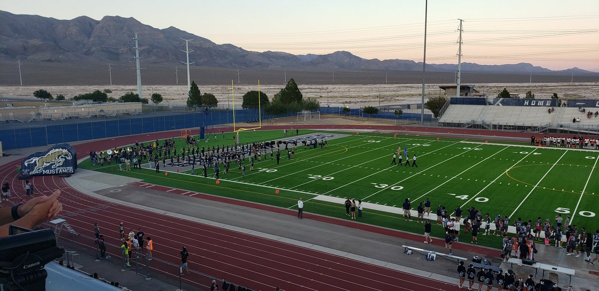 vincefields1's tweet photo. Big #Homecoming2022 win for @defendtheridge
49-0 over Mojave
Spring Valley next Friday....looking to finish the 2022 season 9-1
#goshadow
#trueblue
#weareshadow https://t.co/F1MsB7mqWk