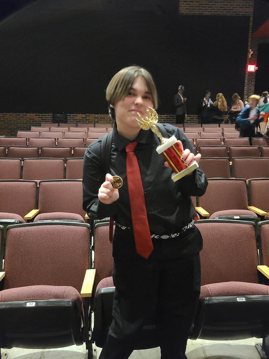 WC_SpeechDebate's tweet photo. -Alyssa Phillips 2nd Place in Interp and 6th Place Dramatic Interpretation
-Faith Wilson 6th Place Original Oratory https://t.co/ZMHcMt6Of4