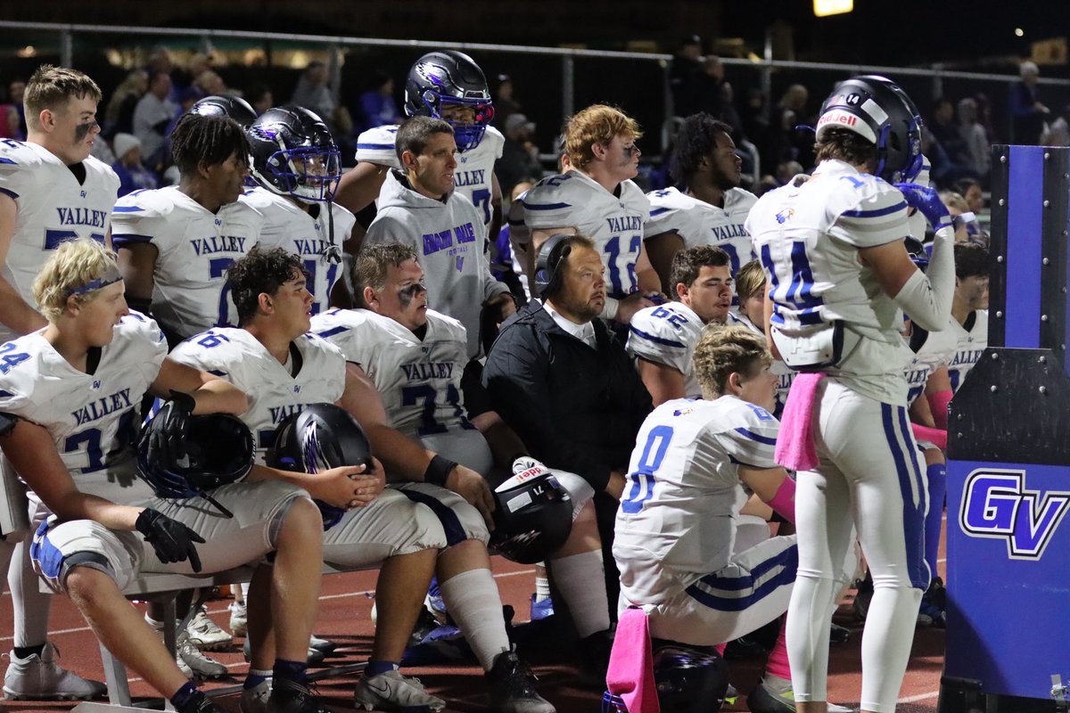 saltyphotos's tweet photo. Offense @GVEagleFootball @GVHSActivities @GVHSYearbook @GVHSEagleMedia https://t.co/BSlEwSGn6L