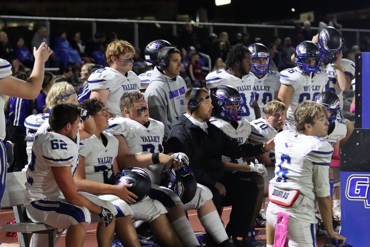 saltyphotos's tweet photo. Offense @GVEagleFootball @GVHSActivities @GVHSYearbook @GVHSEagleMedia https://t.co/BSlEwSGn6L