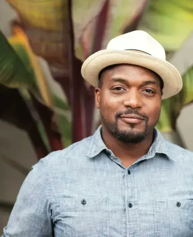 soulphoodie's tweet photo. AWARD-WINNING, VEGAN CHEF BRYANT TERRY TALKS INTERSECTIONS OF FOOD, POLITICS, POVERTY &amp; FAMILY TRADITIONS https://t.co/zgisoVjcSu https://t.co/xCOBMpugzN