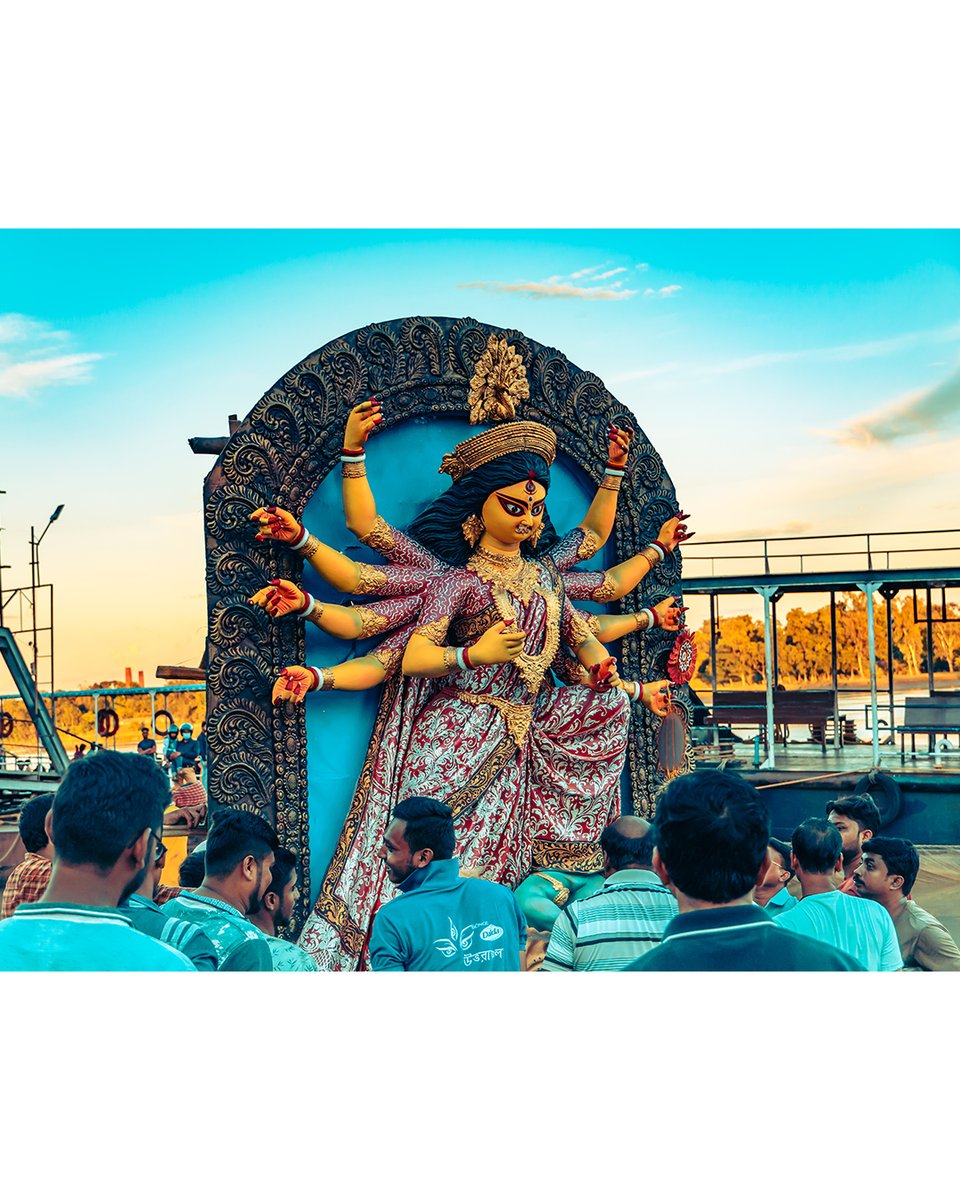 amphotogo's tweet photo. See the entire photo series on Behance. Link below: https://t.co/zrEF8pmGvv 
.
.

#SubhoBijaya #maadurga #Chandannagar #DurgaPuja2022 #Visarjan #amphotogo https://t.co/oXc8pIYwp7