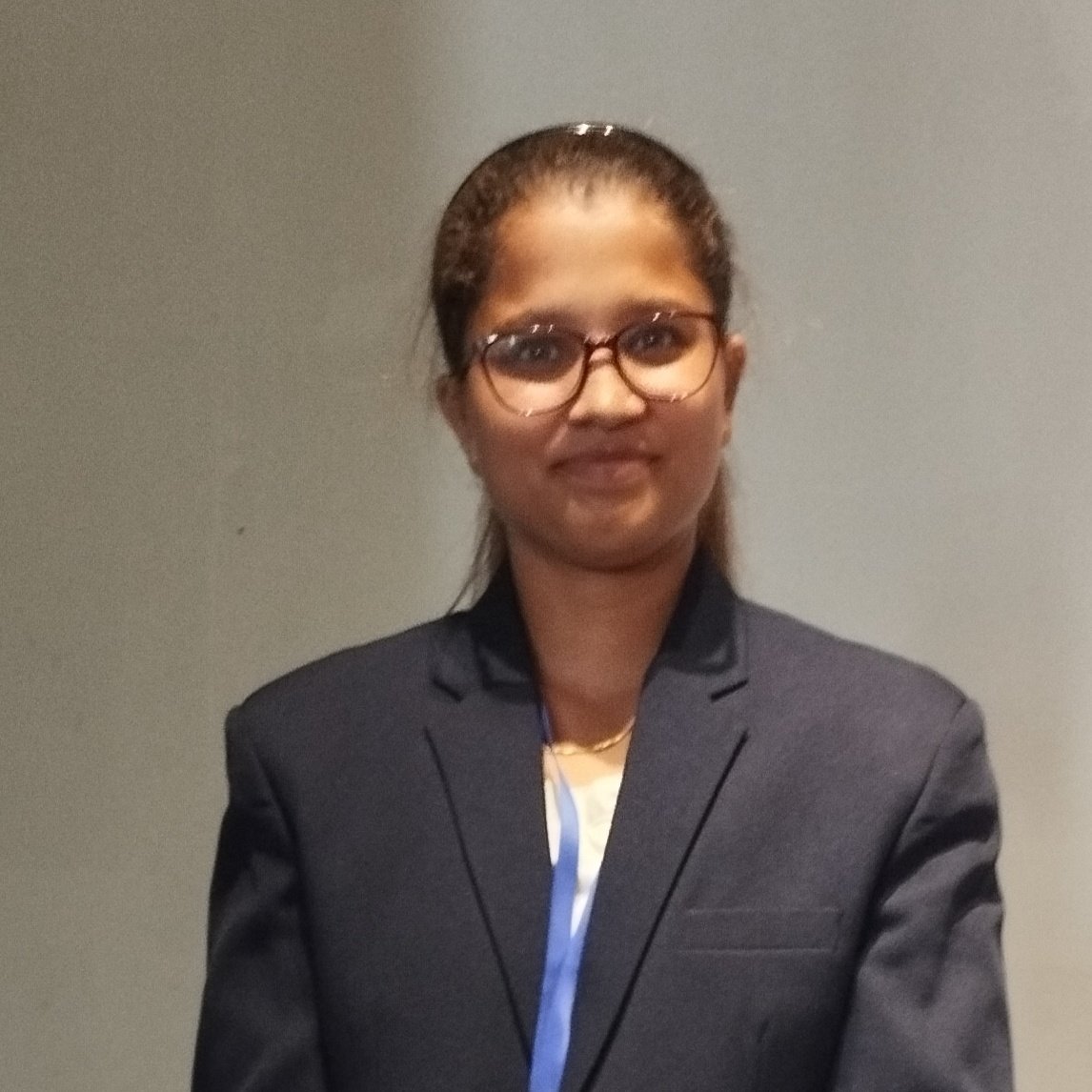 AnishaRunthla's tweet photo. #NewProfilePic https://t.co/sWGjDF8azZ