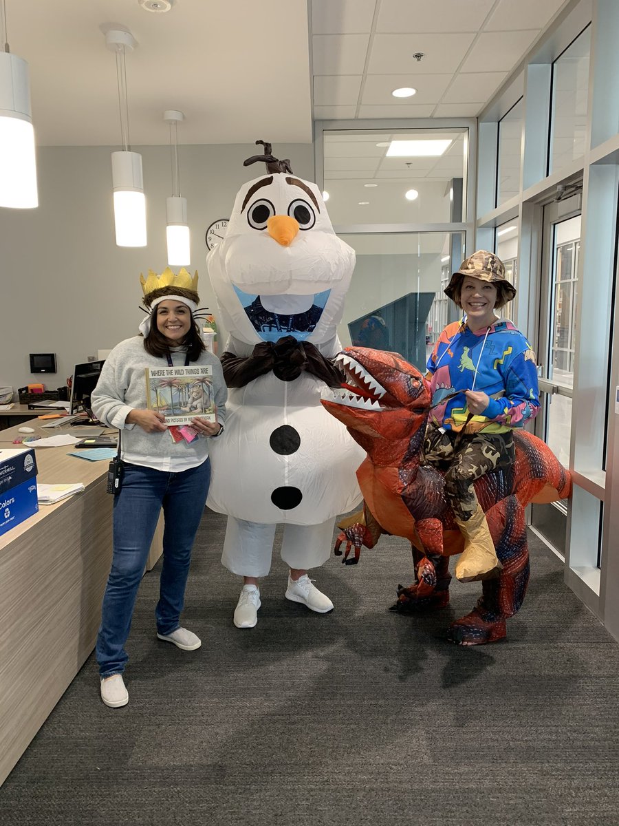 KaraJPaulson's tweet photo. Costume Day thanks to PTO ❤️💙 @UrbandaleCSD @OLM_UCSD https://t.co/hqNbfZpuf2