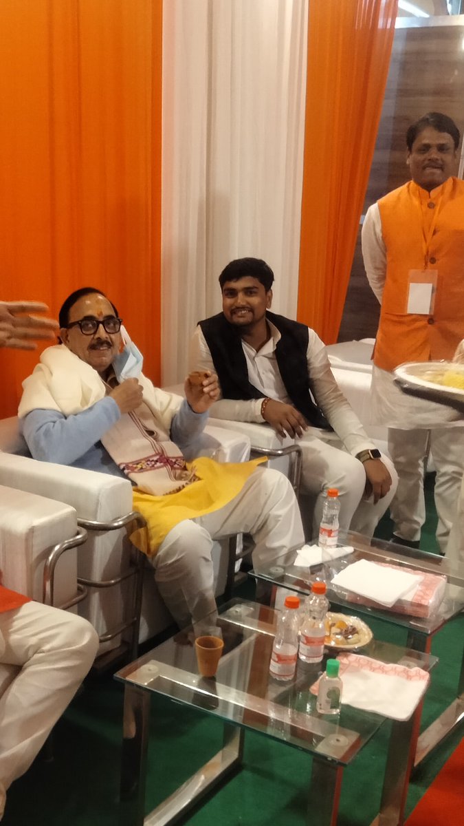 official4shivam's tweet photo. ओजस्वी वक्ता, पूर्व प्रदेश अध्यक्ष भाजपा उत्तर प्रदेश, केंद्रीय कैबिनेट मंत्री @DrMNPandeyMP  जी, आपको जन्मदिन की हार्दिक बधाई एवं शुभकामनाएं।

प्रभु श्रीराम जी से प्रार्थना है कि आप दीर्घायु हों और सदैव स्वस्थ एवं प्रसन्न रहें। https://t.co/QbsgiV06Wm