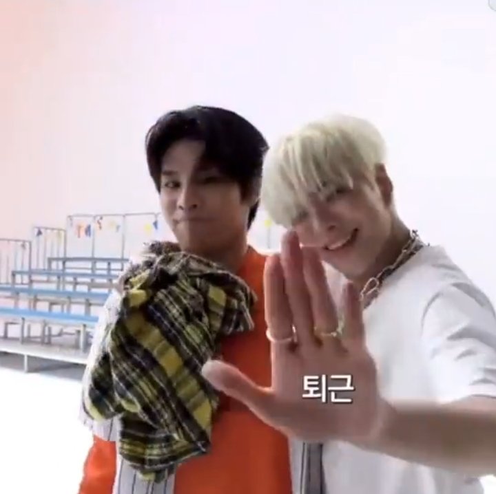 Janza89270739's tweet photo. สองพี่น้องที่โตมาด้วยกันโอ้ยน่ารักอ่ะ🦁🐺❤️
#YOONJAEHYUK #윤재혁
#ユン・ジェヒョク
#PARKJEONGWOO #박정우
#パク・ジョンウ
@treasuremembers
#트레저 #TMI #EP_27 #HELLO #MV #BehindTheScenes #2ndMINIALBUM #THESECONDSTEP_CHAPTERTWO #HELLOeverywhere #YG
#รีวิวแจฮยอก https://t.co/5Gti1b0DsU