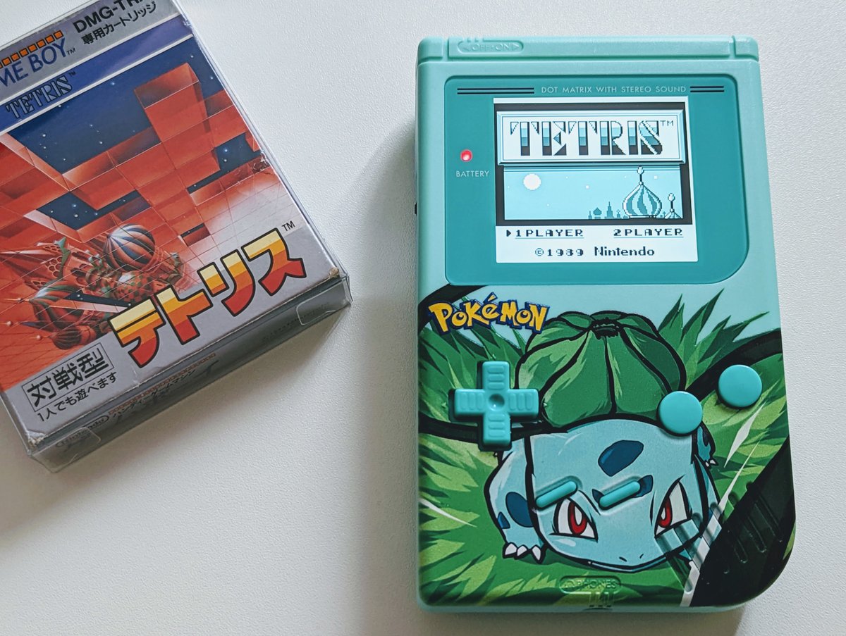 nilhya_'s tweet photo. Bien avant que les consoles aient accès à Internet, les jeux bénéficiaient déjà de mises à jours.

Petit thread sur Tetris (Game Boy) et sa version 1.0 beaucoup moins connue ⬇️ https://t.co/UJSHtz1fpk
