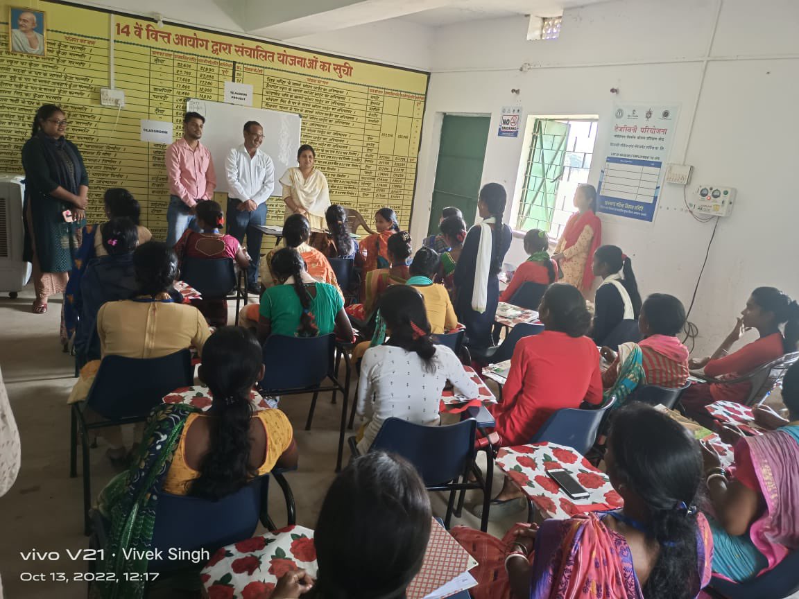 Tejaswini_Jh's tweet photo. State Team visited East-Singhbhum & Saraikela-Kharsawan District to Assess & Monitor the ongoing Bridge education activities and Skills Training programs under Tejaswini Project on 13th & 14th October 2022.
#BusinessSkillTraining #VocationalSkillsTaining #bridgeeducation
#AGYW https://t.co/SzjFLRm3Gp
