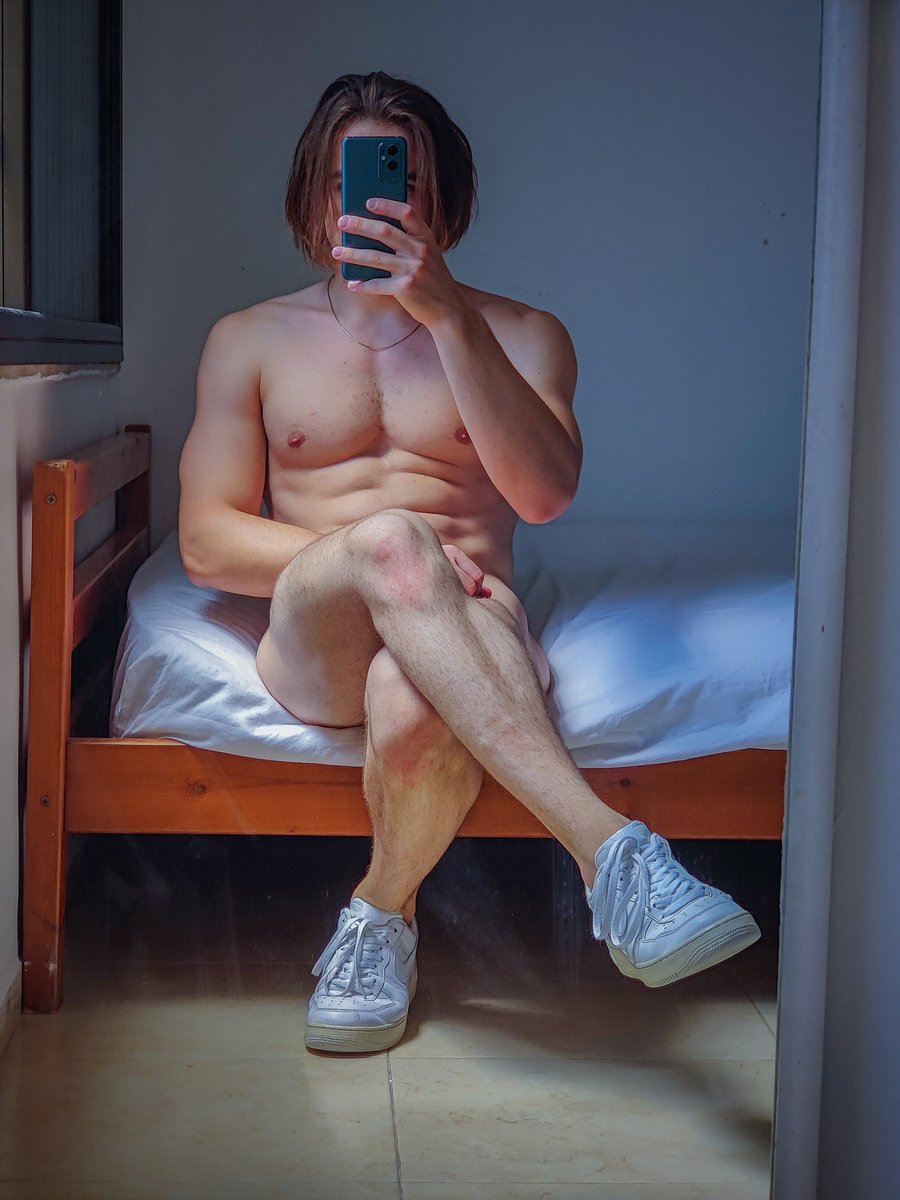 WindWhhole's tweet photo. ready for sweaty cardio in my bed? https://t.co/sQ6RvfR0Oi
