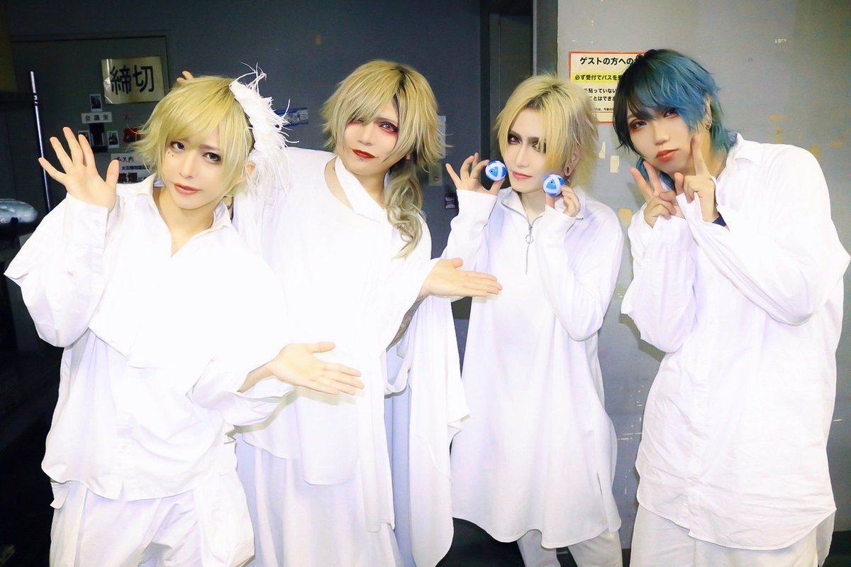 CoCOON_cojp's tweet photo. HOLIDAY NEXT NAGOYAありがとうございました✨

明日は東京にて物販会⭐️
そして本日20時より12/10(土)赤羽ReNY テンシバースデーのSチケットが発売開始です👼🎂

今月開催のろっしーバースデー、bo_yaバースデーライブのチケットも絶賛発売中🎫💓

https://t.co/tkdBaZSidH https://t.co/LR0hjVkUZE