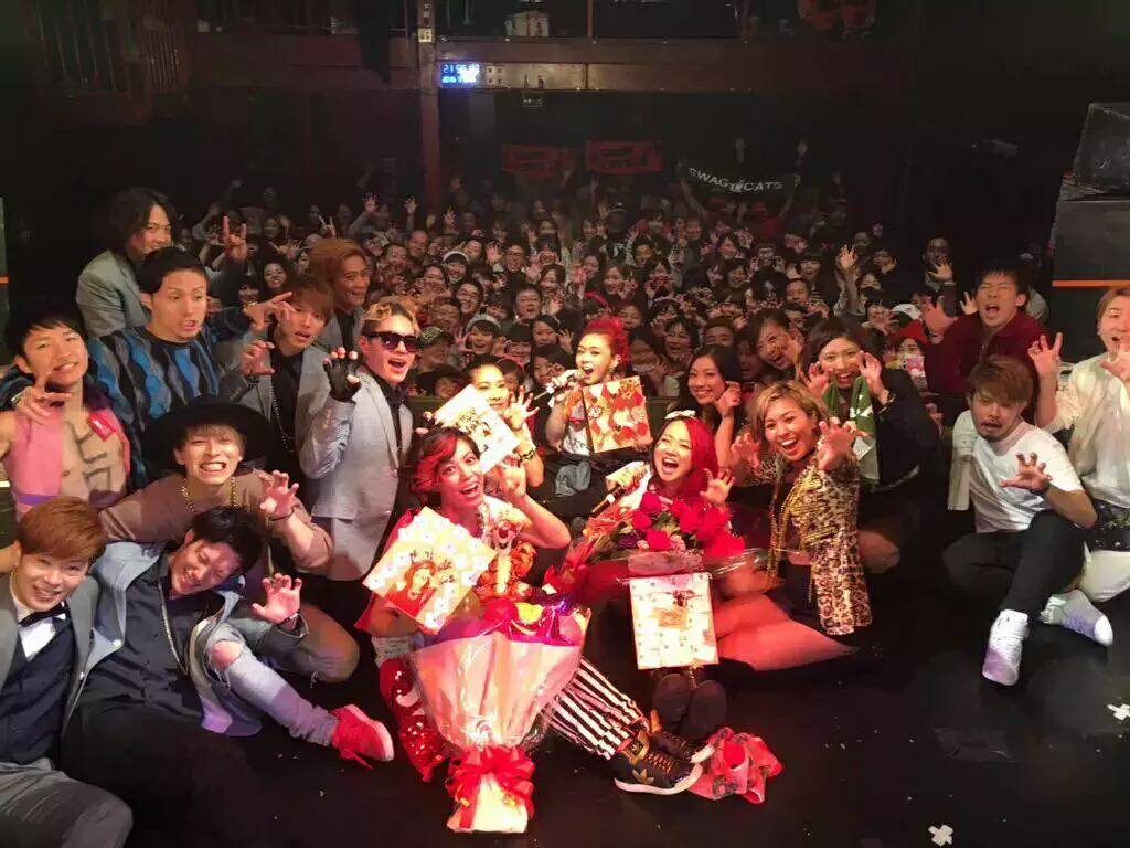 korohisahisa's tweet photo. 2015.10.15
Sound Connect vol.3
アメ村FANJtwice

7年前の今日がひとつの区切り
そして新たな始まりの１日に

今日はBraveを聴いてから京セラに
向かおう✊

#SWAGCATS https://t.co/sFVgn6fPnu