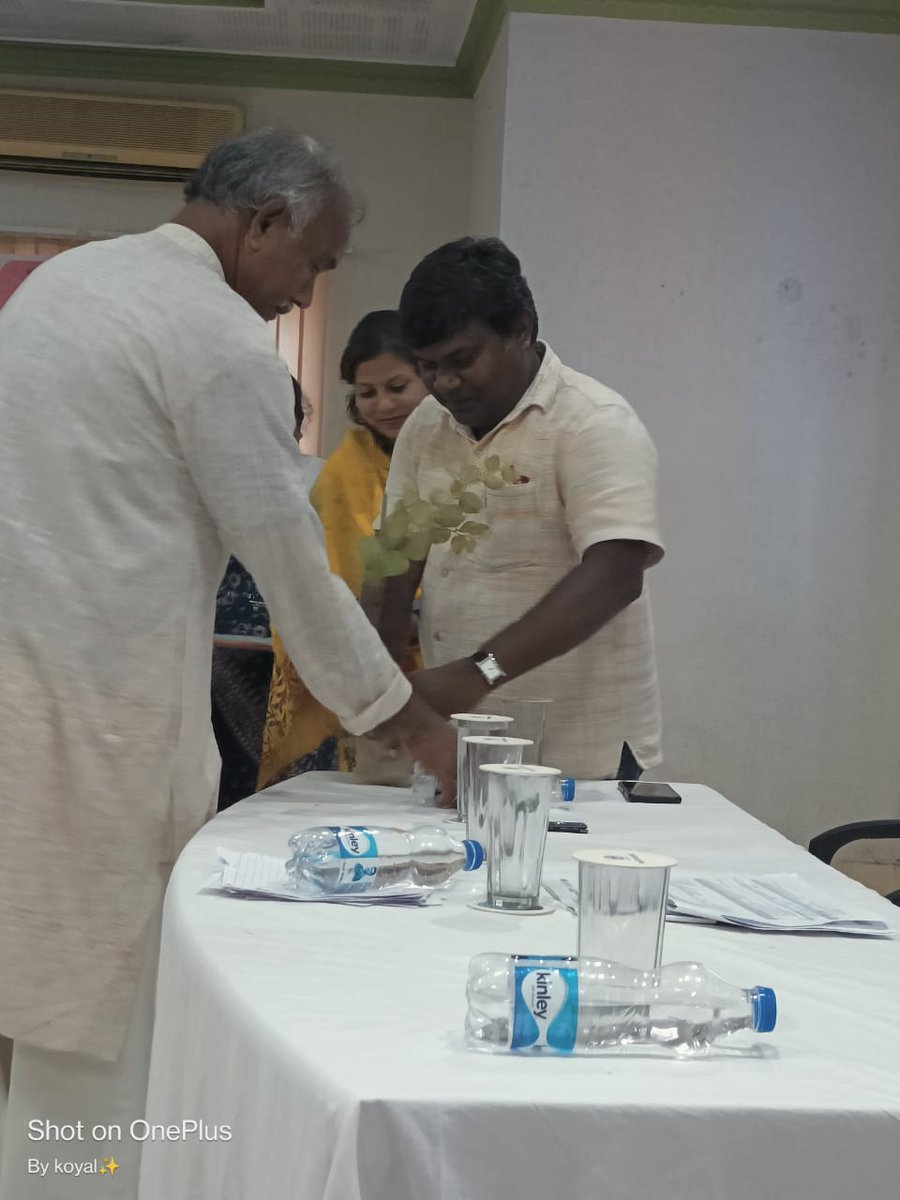 AnishaRunthla's tweet photo. Child marriage is illegal in India after 1929.Give your child education. #stopchildmarriage #educate
#CommunityRadio
#CR4change
@UNICEFIndia  @YoungIndiaIN @NiharPanda86 @ShahAnsariLive @niyazlive @chillsugata @bndurga @MinistryWCD @radiogunjan @radionamaskar @RadioHirakhand https://t.co/gMmxDe5gMA