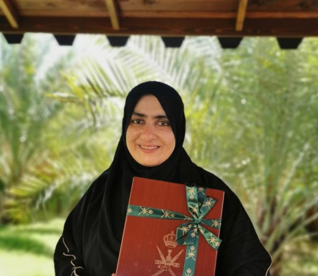 iradah2007's tweet photo. نساء #عُمان لا يرضين إلا بالمركز الأول👏👏👏

ابنة الوطن #خديجة_المفرجية تُتوج بالمركز الأول في جائزة راشد بن حميد للثقافة والعلوم عن مجال الإبداع الأدبي/ أدب الأطفال- شعر.
فخورون جدا بها❤️
شكرا لكل من يسعد حبيبتنا #عُمان بإنجازاته 🇴🇲 https://t.co/gAyJuv1iJR