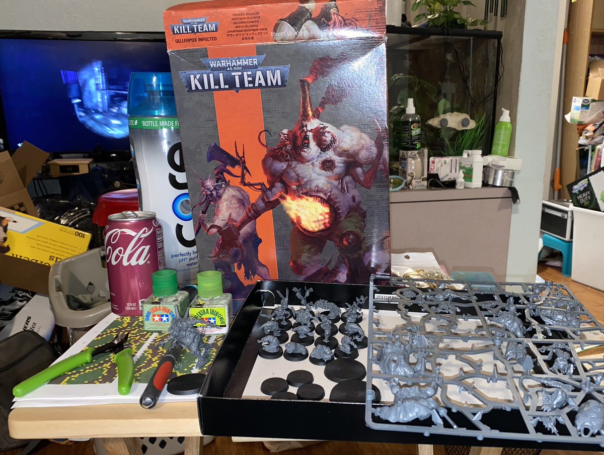 Welldweller's tweet photo. Just a building #Warhammer figures kinda night #gellerpoxinfected #killteam https://t.co/csnk60fadO
