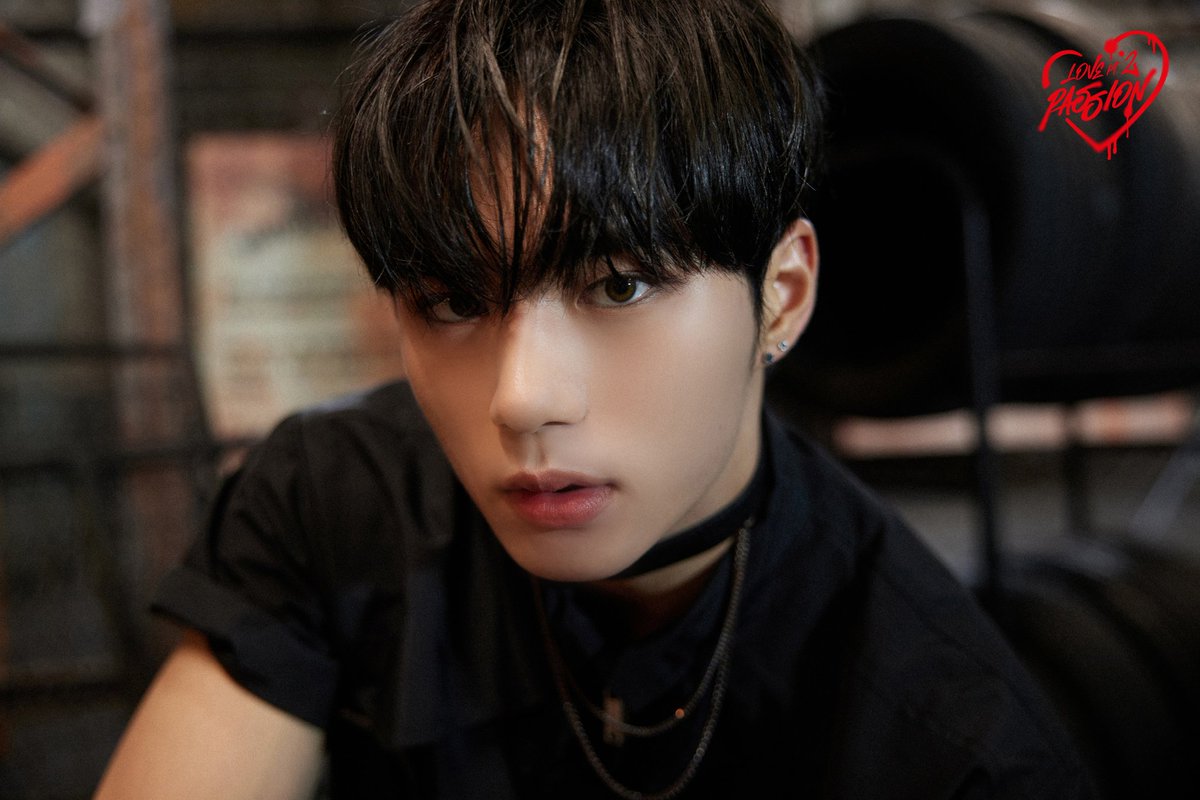 dimdonghan's tweet photo. There were no tears in his eyes. He only had fire in his eyes to face everything in front of him. Revealing Junseo in the third concept photo, Fierce love. https://t.co/yffTncA7Q4